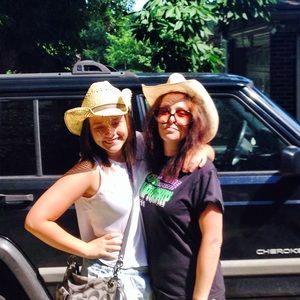 Meet your Posher, Claudette